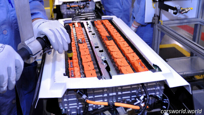 Семья утверждает, что скрытый дефект в популярном гибриде допустил утечку смертельного газа в салон | Carscoops